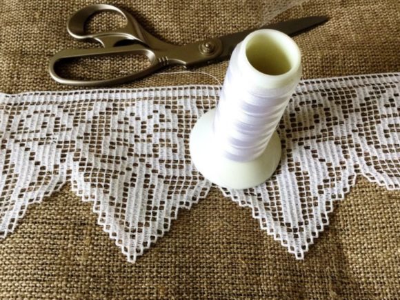 FSL Antique Lace Set: A Holiday Review